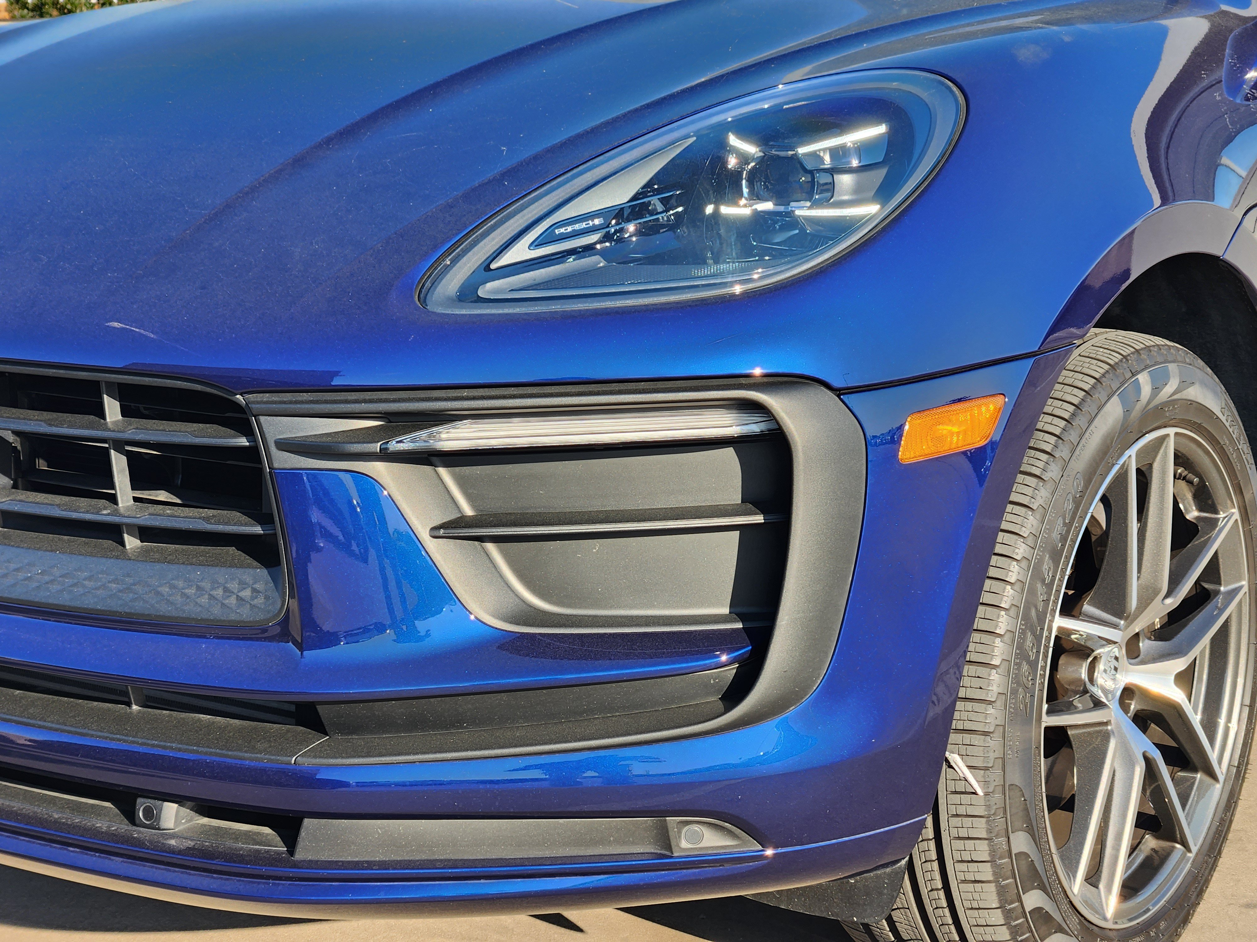 Certified 2026 Porsche Macan AWD/4WD image 12