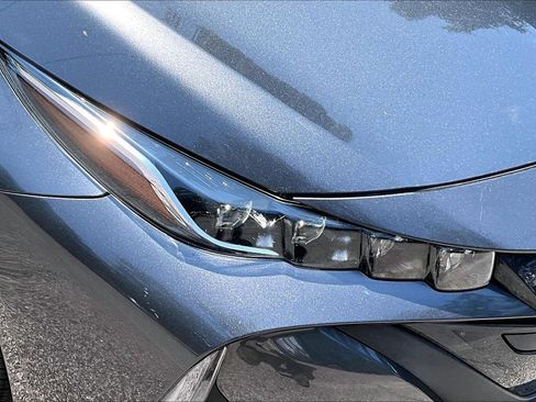 Used 2022 Toyota Prius Prime Limited FWD image 32