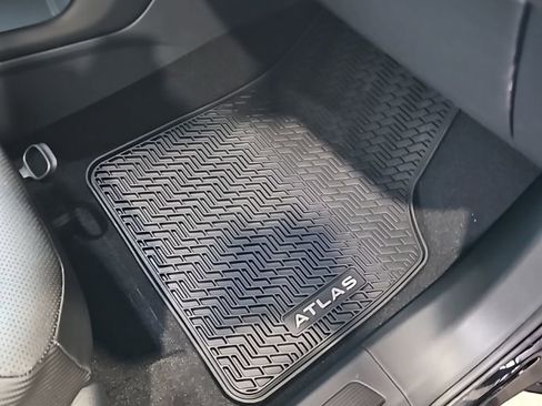 New 2026 Volkswagen Atlas Cross Sport SE FWD image 14