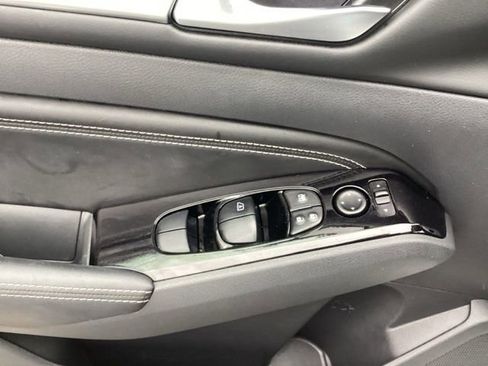 Used 2023 Nissan Altima 2.5 SL AWD/4WD image 14