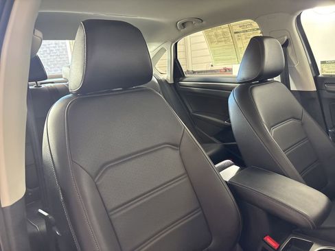 Used 2020 Volkswagen Passat 2.0T R-Line image 29