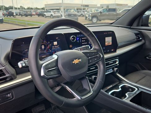 Used 2026 Chevrolet Traverse LT w/ Driver Confidence Package FWD image 16