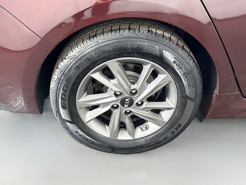 Used 2020 Kia Optima LX image 32