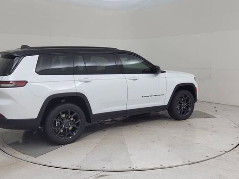 New 2025 Jeep Grand Cherokee L Limited image 15