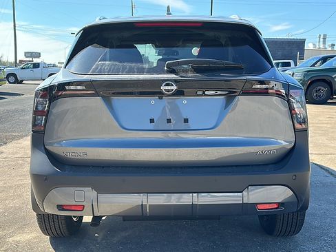 New 2025 Nissan Kicks SV w/ SV Premium Package image 7
