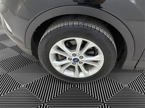 Used 2018 Ford Escape SE w/ Ford Safe & Smart Package image 9