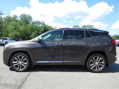Used 2019 GMC Terrain Denali w/ Advanced Safety Package FWD image 8