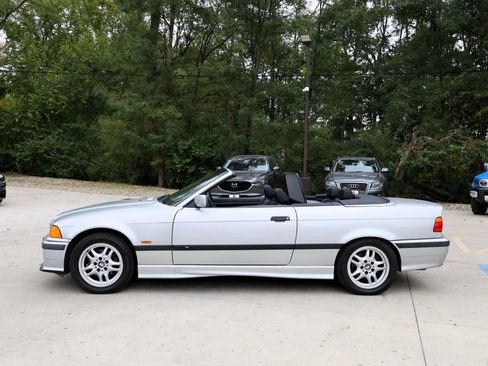 Used 1999 BMW 328i Convertible RWD image 4