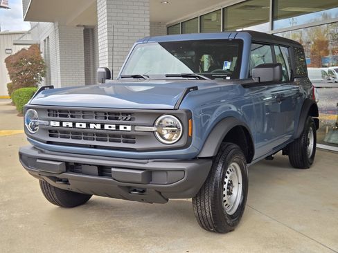 New 2025 Ford Bronco Base image 2
