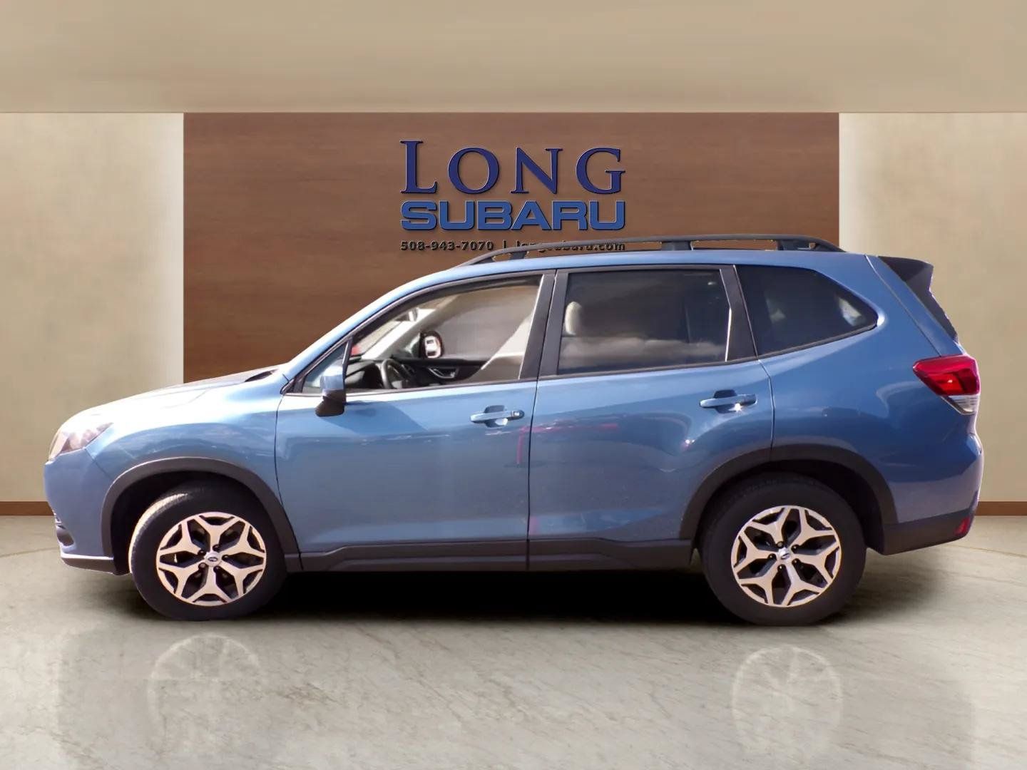 Certified 2024 Subaru Forester Premium AWD/4WD image 2