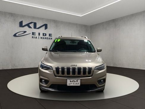 Used 2019 Jeep Cherokee Latitude w/ Popular Appearance Group image 2