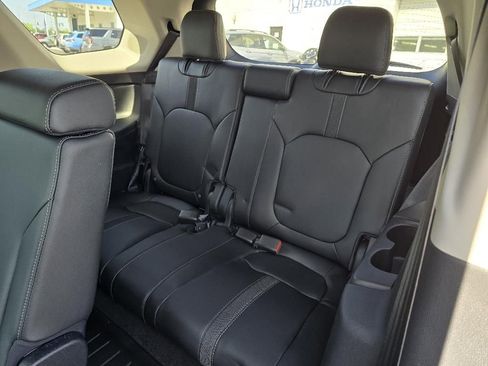 New 2025 Honda Pilot Touring image 11