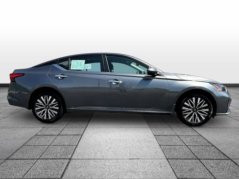 Certified 2023 Nissan Altima 2.5 SV w/ SV Premium Package AWD/4WD image 4