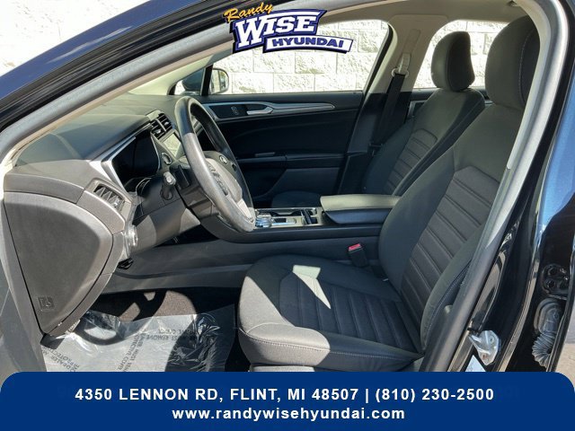 Used 2020 Ford Fusion SE AWD/4WD image 14