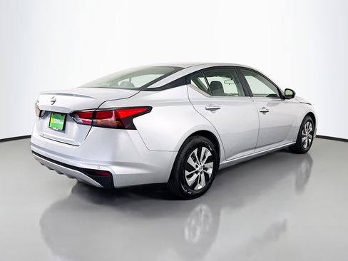 Used 2024 Nissan Altima 2.5 S FWD image 10