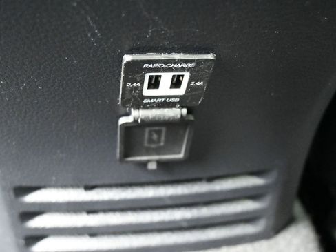 Used 2022 Toyota Tacoma TRD Off-Road w/ Technology Package image 17