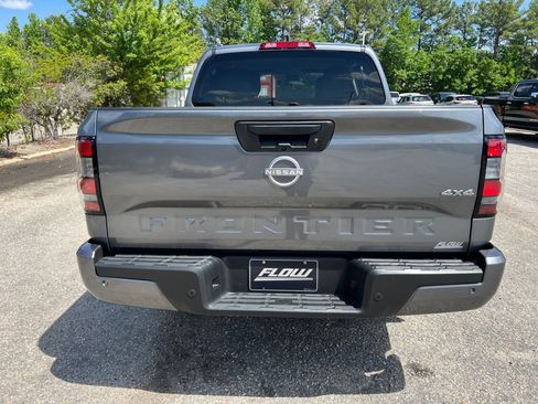 Used 2025 Nissan Frontier SV AWD/4WD image 14