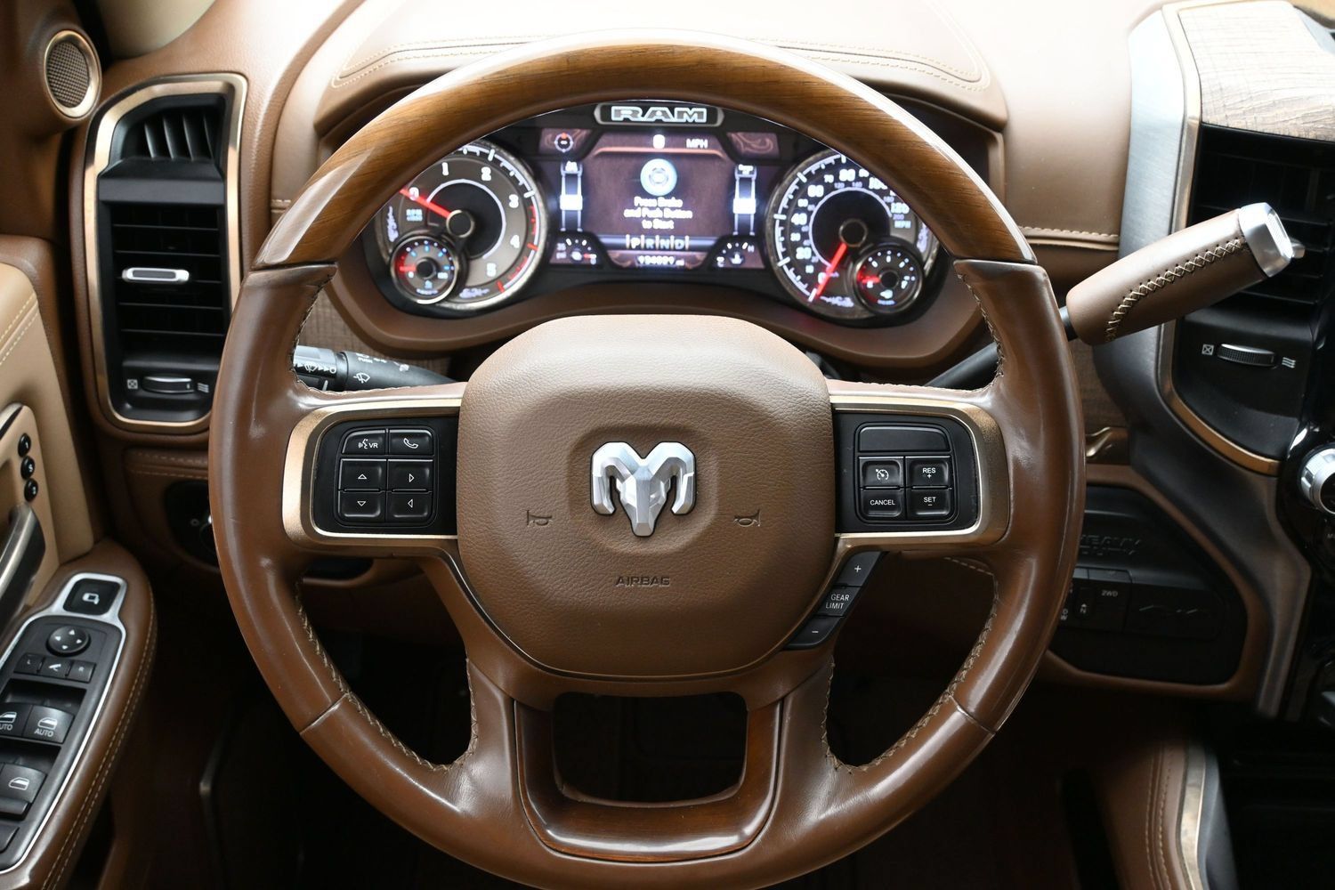 Used 2022 RAM 3500 Limited AWD/4WD image 15