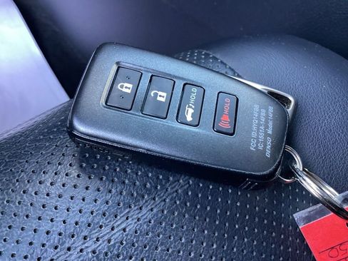 Used 2018 Lexus RX 350L Premium w/ Premium Package image 37