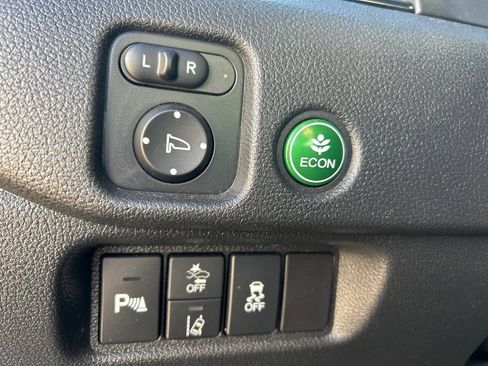 Used 2021 Honda Pilot Touring image 12