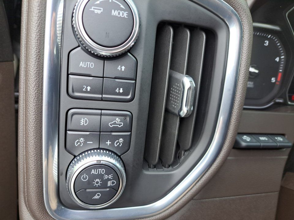 Used 2021 GMC Sierra 2500 Denali w/ Denali Ultimate Package AWD/4WD image 34