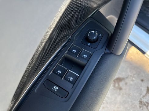 New 2026 Volkswagen Tiguan SE R-Line image 11