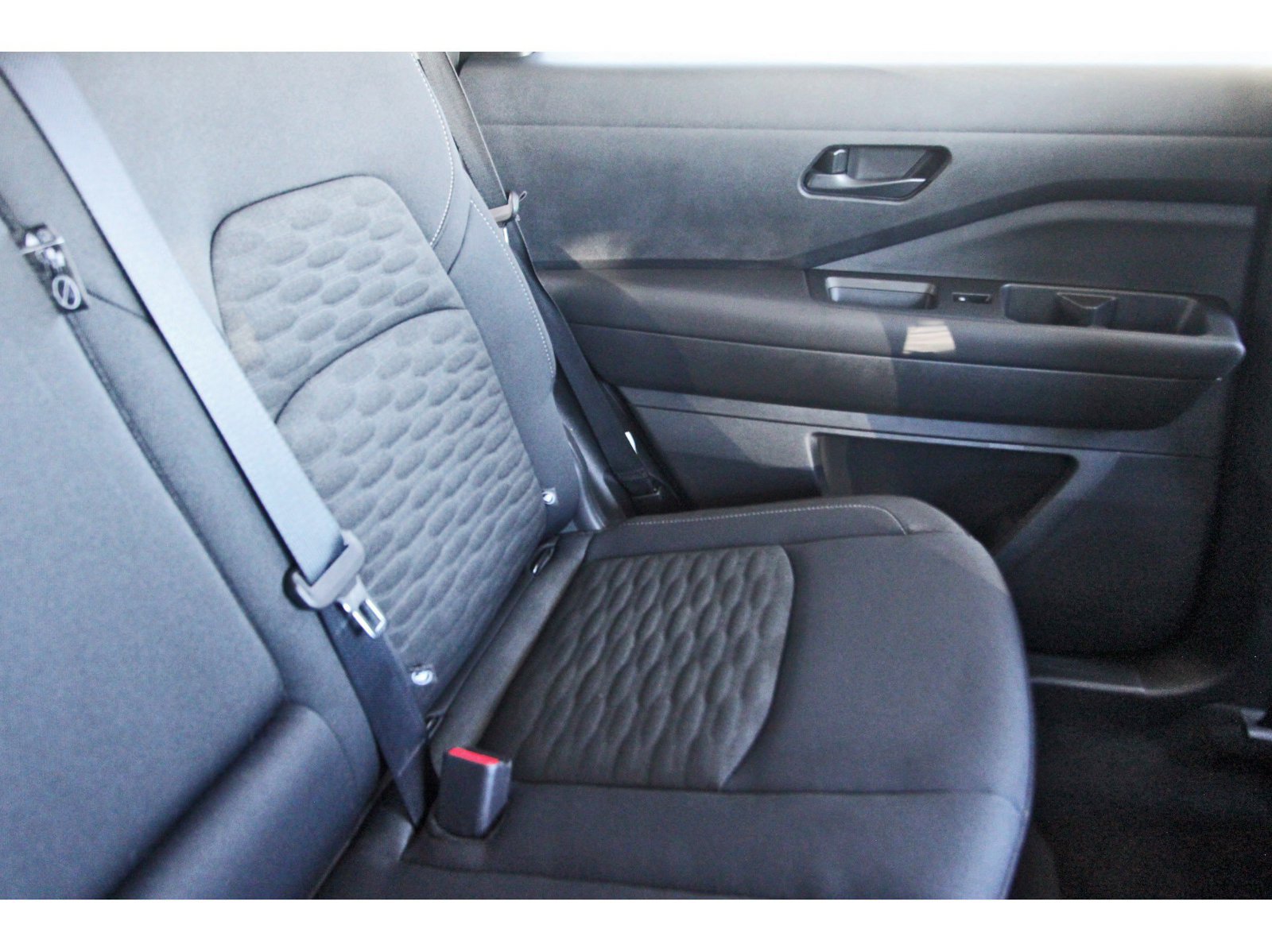 Certified 2025 Nissan Pathfinder SV FWD image 16