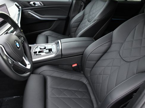 Used 2026 BMW X5 xDrive40i image 9
