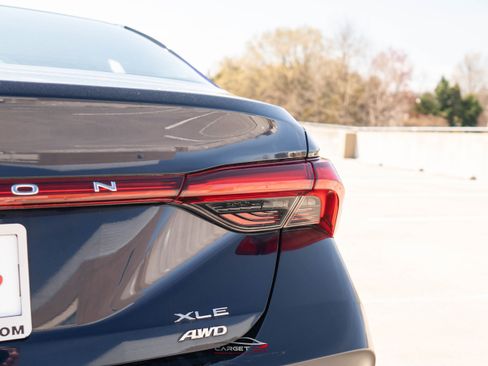 Used 2021 Toyota Avalon XLE w/ Moonroof Package image 41