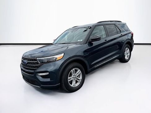Certified 2023 Ford Explorer XLT w/ Equipment Group 202A AWD/4WD image 4