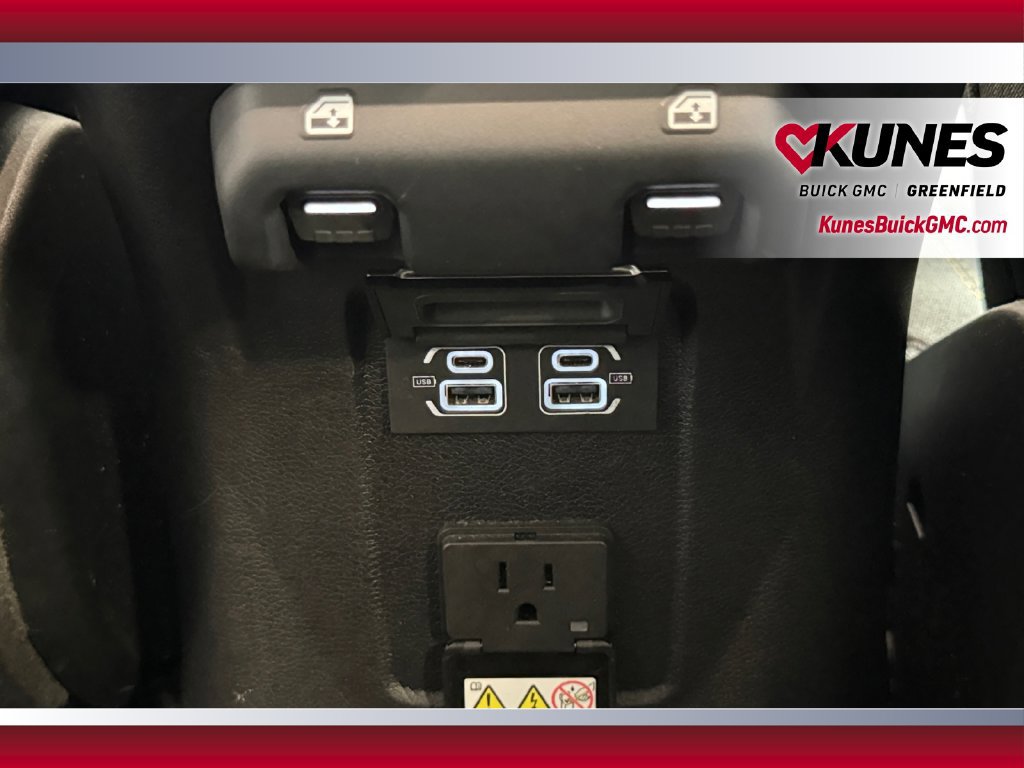 Used 2024 Jeep Wrangler Unlimited Sahara AWD/4WD image 36