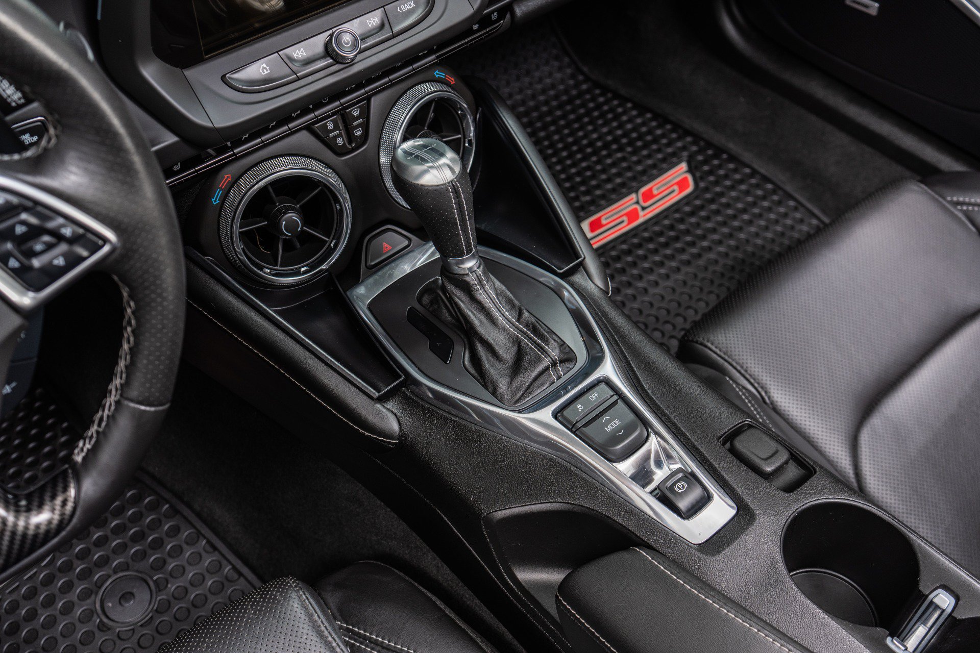 Used 2018 Chevrolet Camaro SS RWD image 27