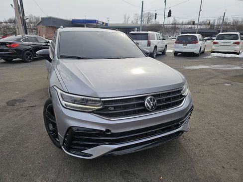 Used 2024 Volkswagen Tiguan SE R-Line image 1
