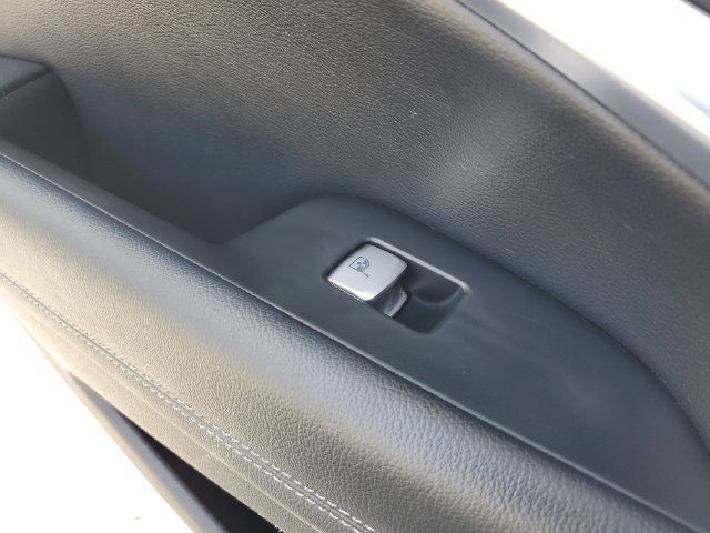 Used 2022 Genesis G70 2.0T RWD image 20