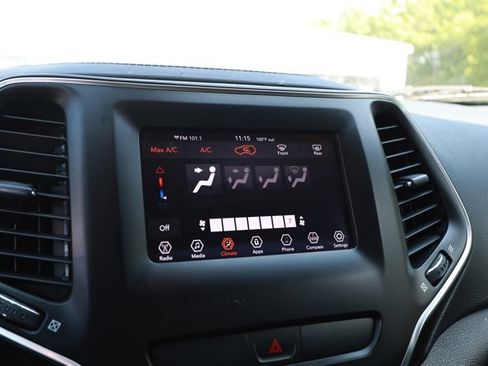 Used 2020 Jeep Cherokee Latitude image 8