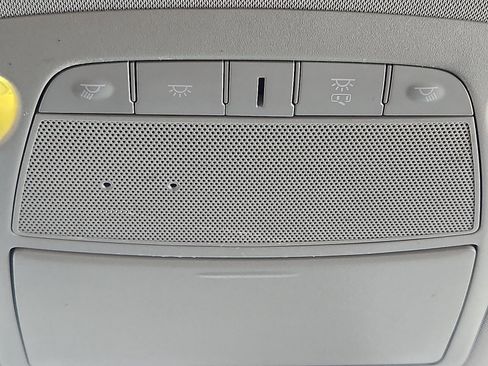 Used 2018 Nissan Rogue SV w/ Premium Package image 20