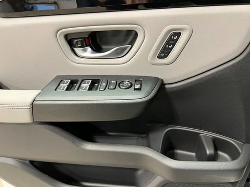New 2025 Honda Pilot Touring image 12