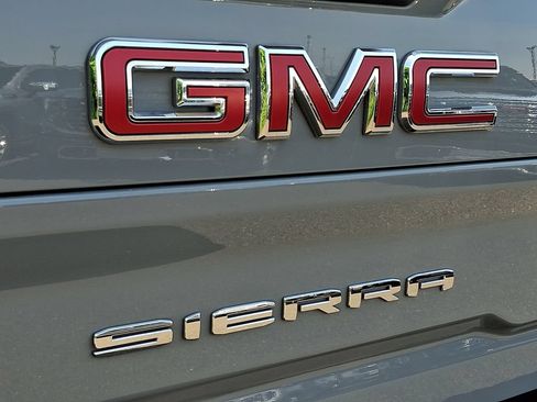 Certified 2025 GMC Sierra 3500 AT4 w/ AT4 Premium Plus Package AWD/4WD image 31