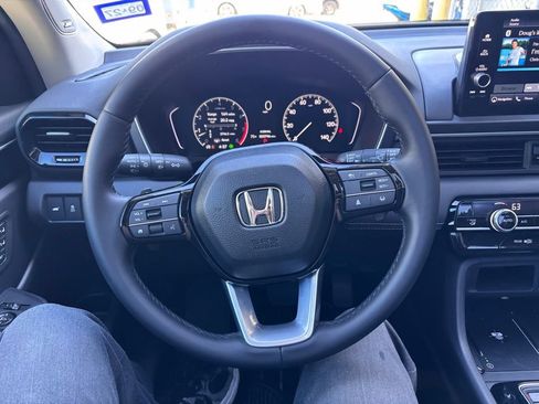 Used 2025 Honda Pilot Touring image 23