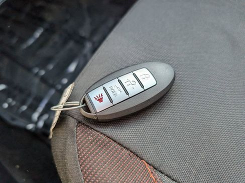 Used 2021 Nissan Versa SR image 24