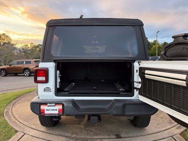 Used 2022 Jeep Wrangler Unlimited Sport AWD/4WD image 28
