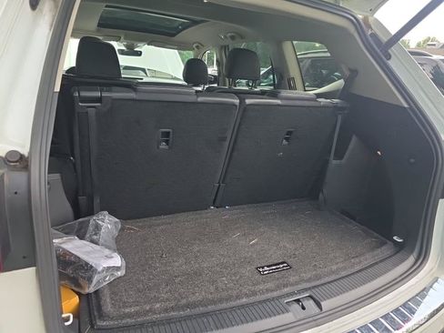 Used 2023 Volkswagen Atlas SEL AWD/4WD image 14