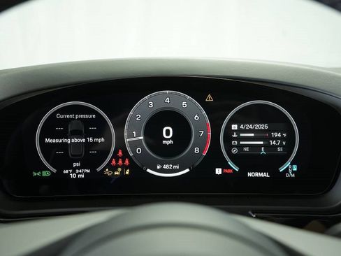 Certified 2025 Porsche Cayenne image 14