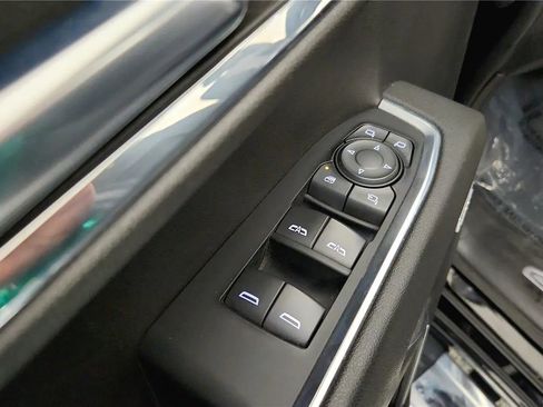Used 2023 GMC Sierra 1500 SLT w/ SLT Premium Plus Package AWD/4WD image 32