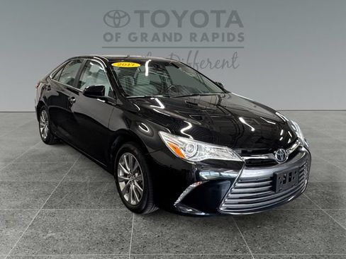Certified 2017 Toyota Camry XLE w/ Moonroof Package FWD image 1