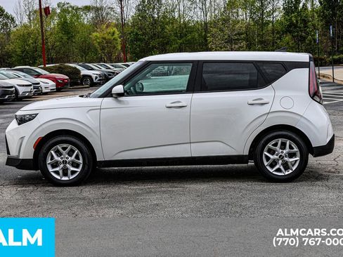 Used 2025 Kia Soul LX w/ LX Technology Package image 9