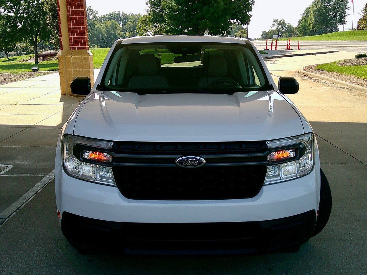 Used 2023 Ford Maverick XLT FWD image 3