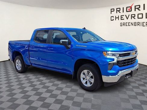 Used 2025 Chevrolet Silverado 1500 LT AWD/4WD image 2