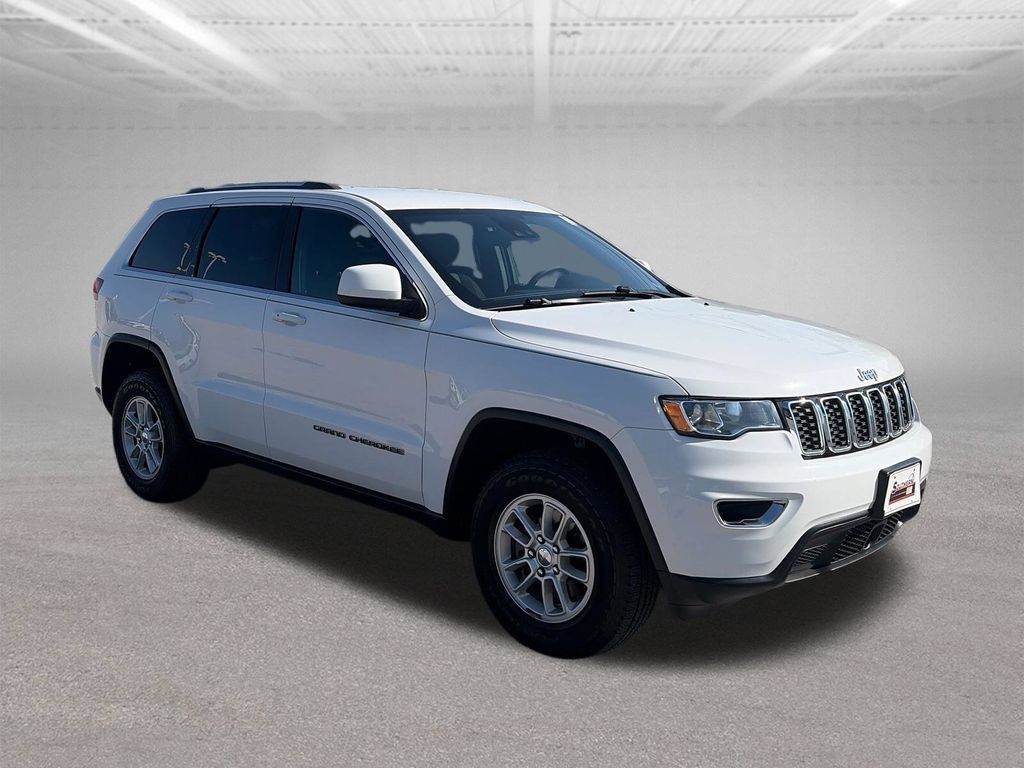 Used 2020 Jeep Grand Cherokee Laredo AWD/4WD image 8