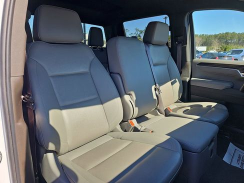 Used 2025 GMC Sierra 1500 SLT image 15